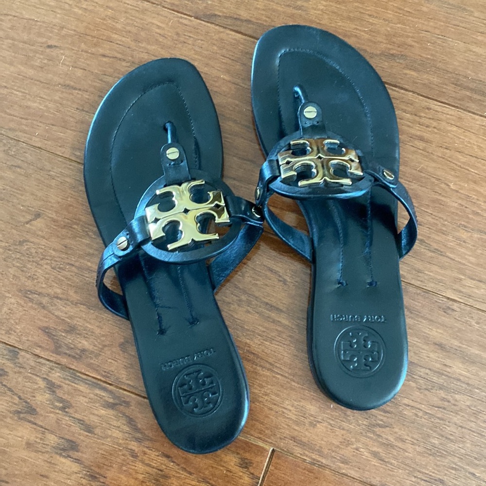 Tory Burch Miller Sandal In Black Leather With Golden Metal Logo. Worn once! - Picture 2 of 11